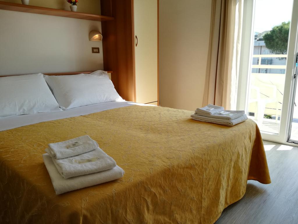 B&B Hotel Serenita Белариа-Игеа Марина Екстериор снимка